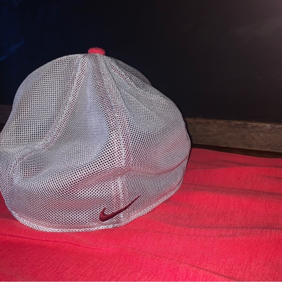 Pink/Orange Nike Golf Hat with White Mesh Back. Size M/L. NWOT. - Picture 3 of 4